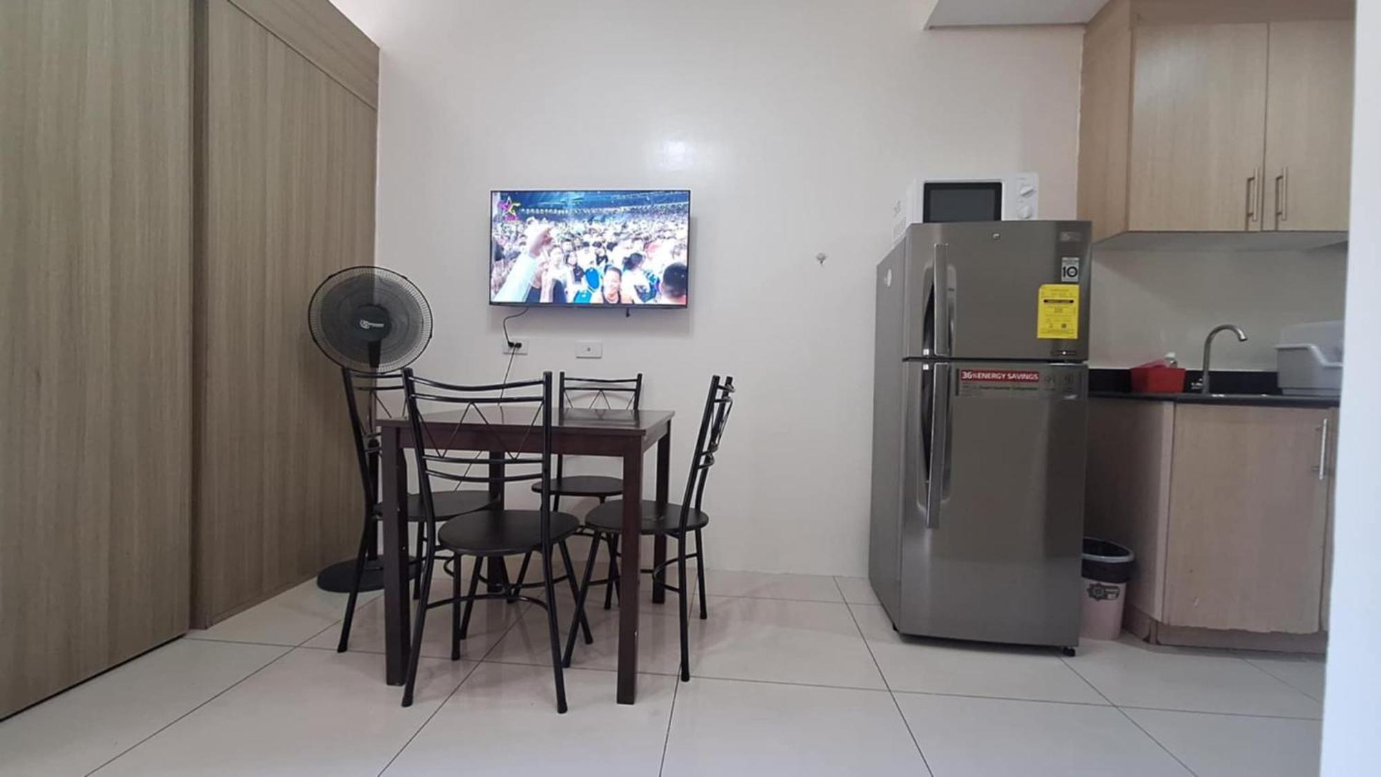 De Luxe, Standard And -the Breeze Residences-close To Airport,mall Of Asia, Us Embassy * Manila